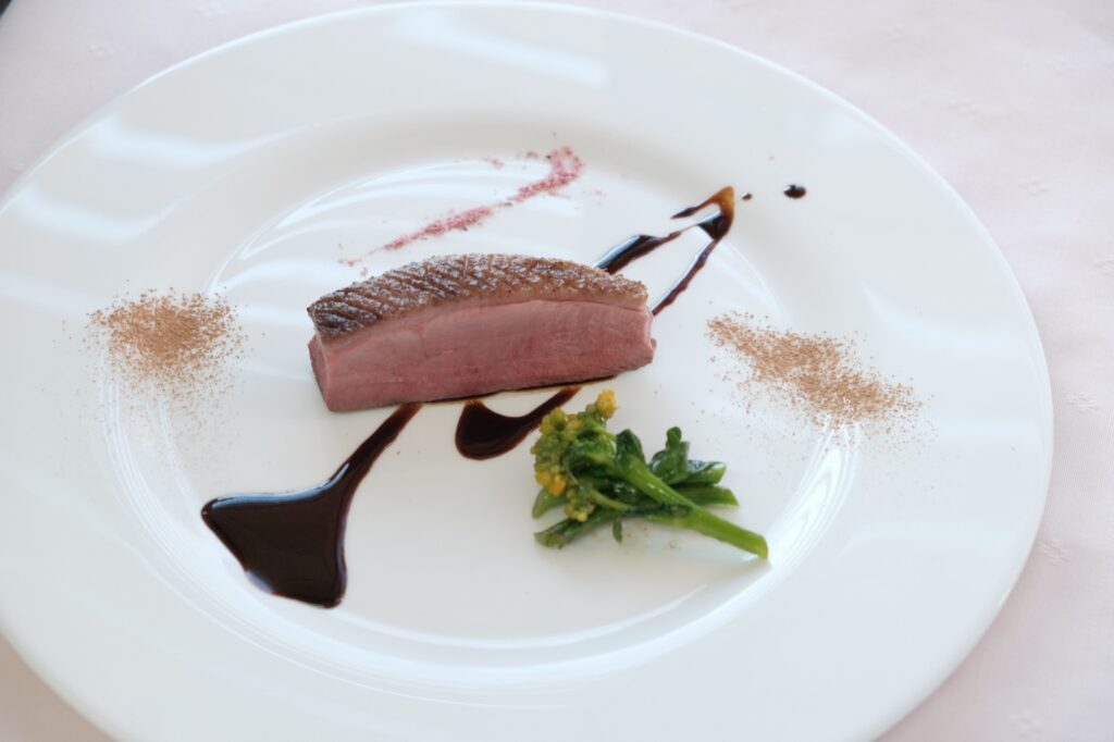 鴨肉のロースト|桜塩を添えて