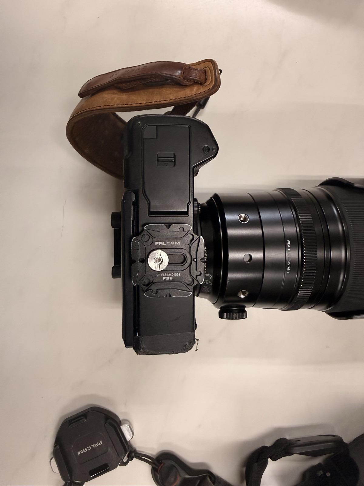 FALCAM F38 ズレ防止プレートと FUJIFILM X-T5(バッチリ収まる例)